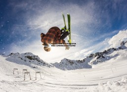 开云kaiyun体育-拉波尔塔亲征圣马梅斯督战 巴萨赛季收官战牵动命运神经